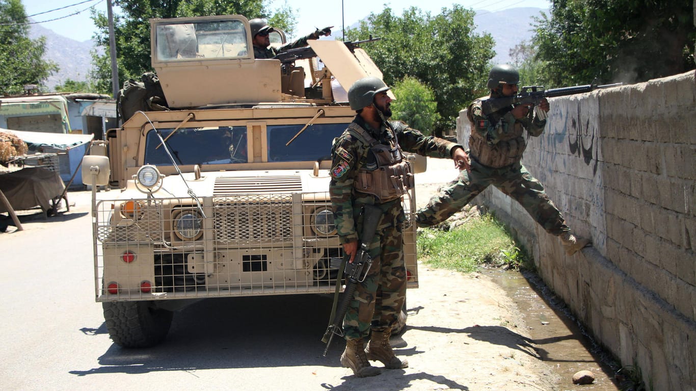 Militäroperation gegen Taliban-Kämpfer in Mihtarlam: Seit Mai haben die Islamisten sieben von 400 Bezirken in Afghanistan erobert.