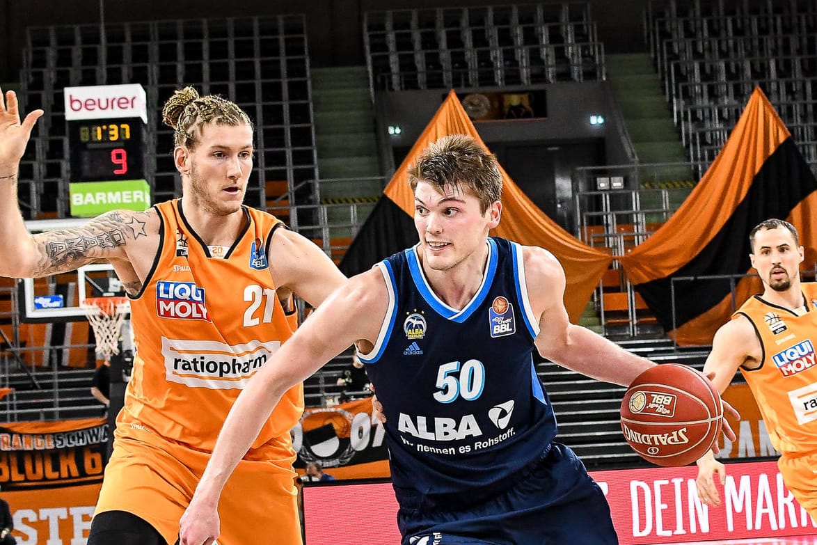 Ben Lammers (re.): Der Center spielt mit Alba Berlin um die Deutsche Meisterschaft.