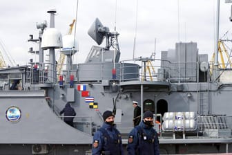 Ein Minenräumschiff der Nato im Hafen von Odessa (Archivbild). Das Militärbündnis hat Moskau und Minsk vor Aktionen gegen Alliierte gewarnt.