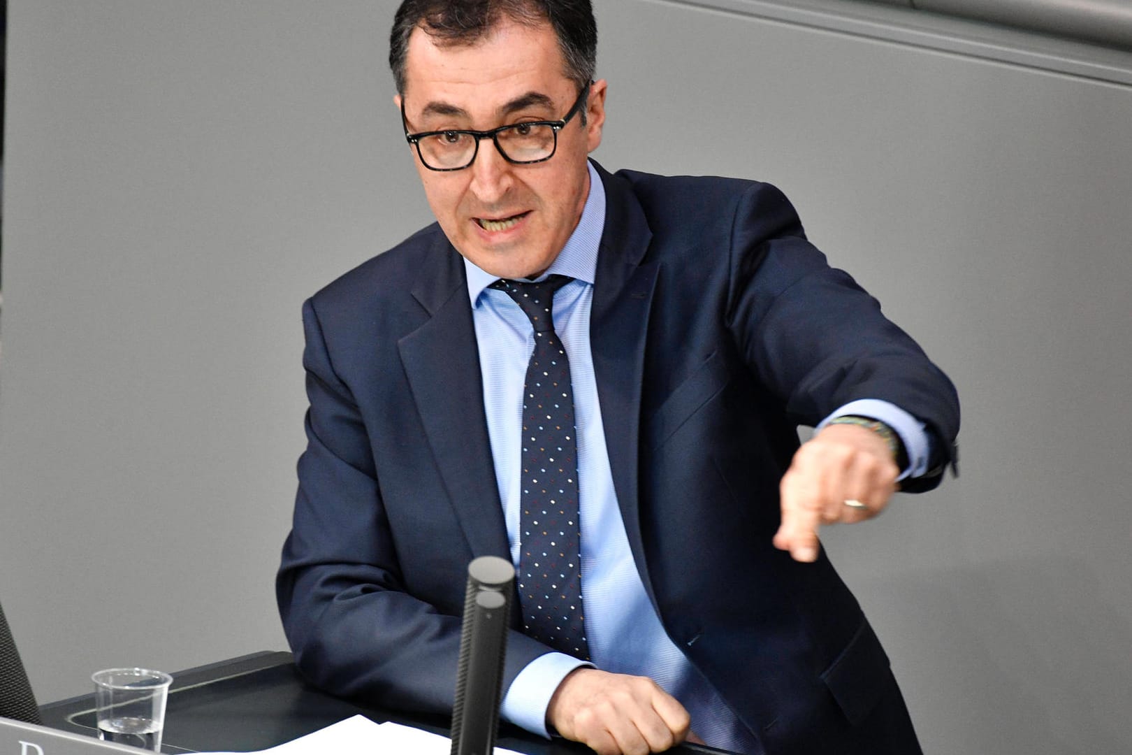 Der Grünen-Abgeordnete Cem Özdemir: "neue Dimension" von Angriffen aus der Türkei und Russland.
