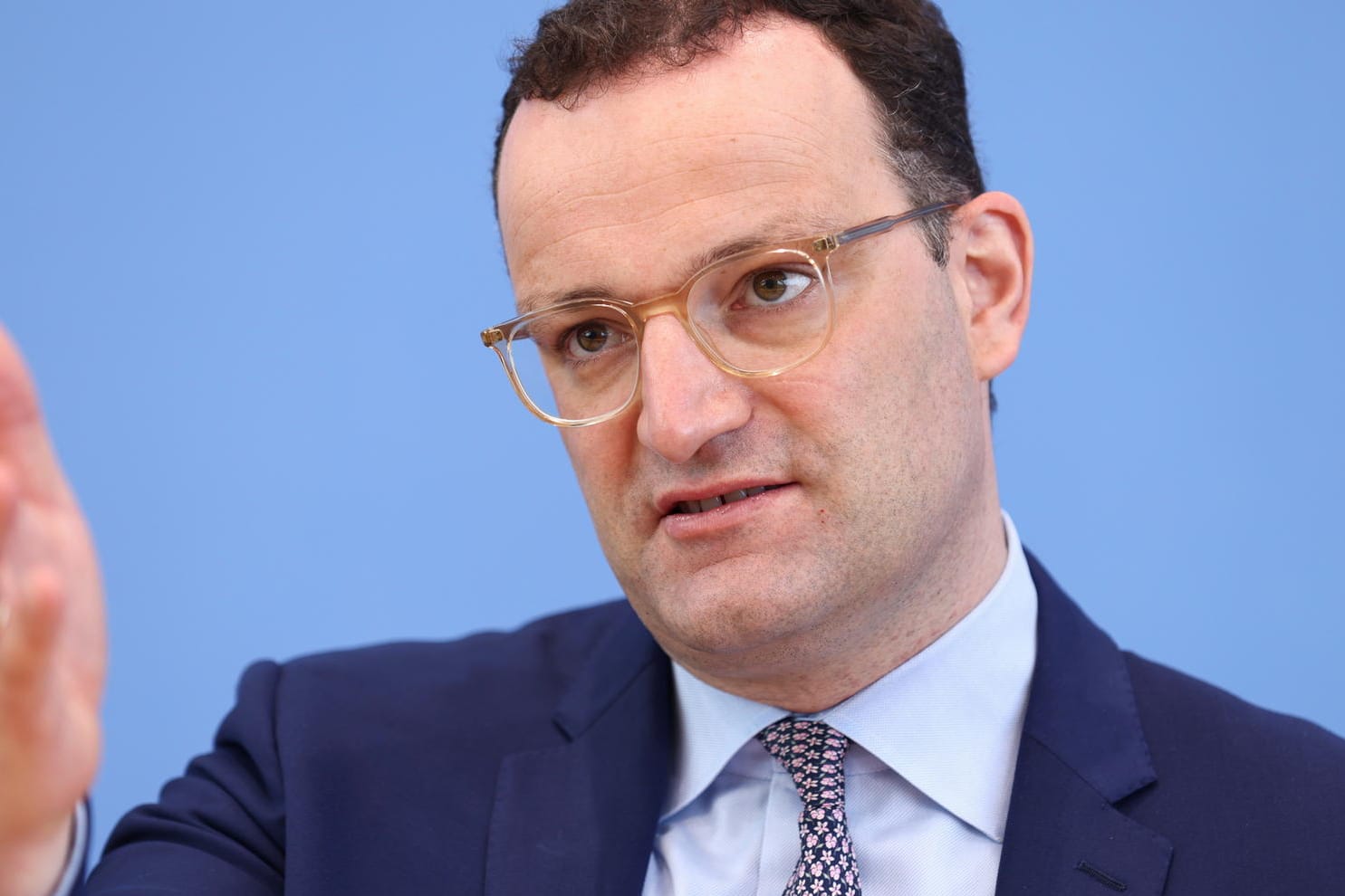 Gesundheitsminister Jens Spahn (CDU): Die Sicherheit von Schutzmasken habe absolute Priorität.