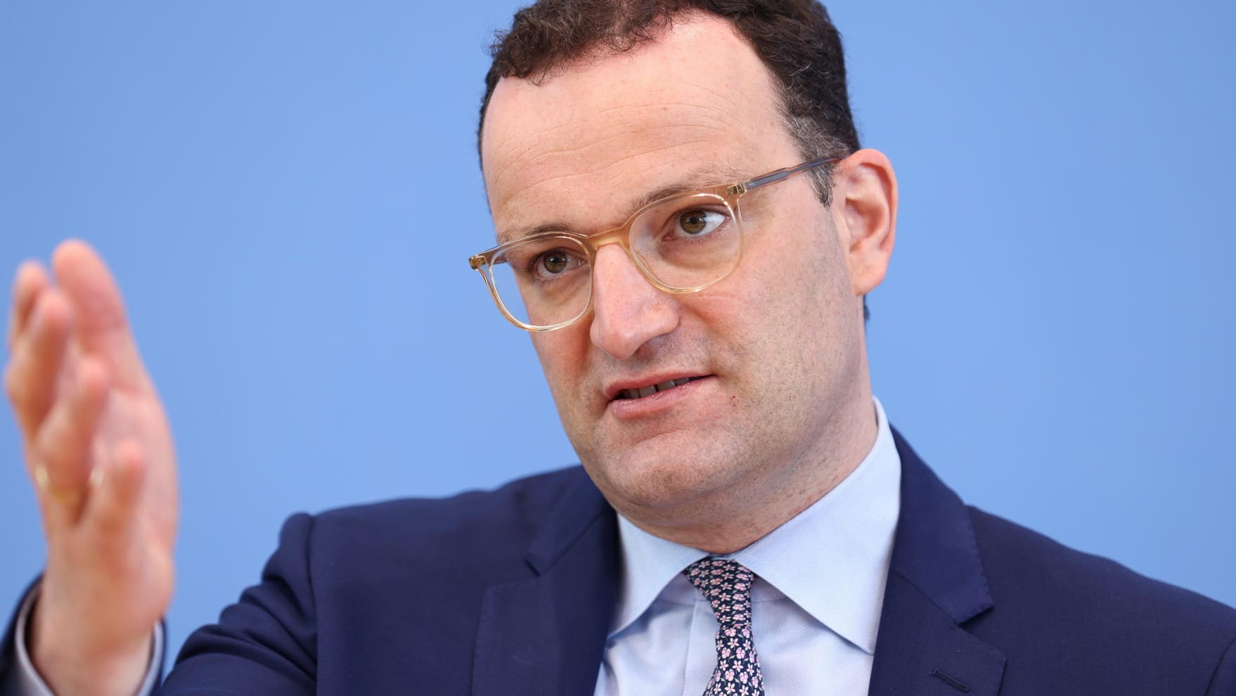 Gesundheitsminister Jens Spahn (CDU): Die Sicherheit von Schutzmasken habe absolute Priorität.