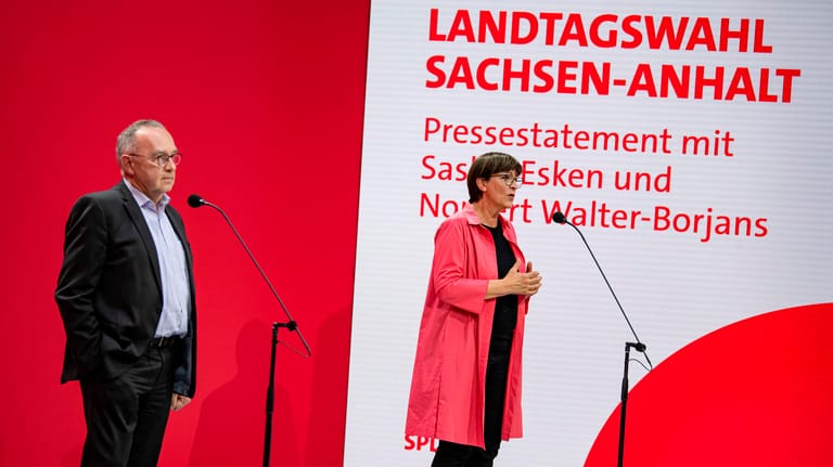 Norbert Walter-Borjans (links) und Saskia Esken (rechts): Die SPD-Parteivorsitzenden äußern sich zu ihrer Wahlniederlage in Sachsen-Anhalt.