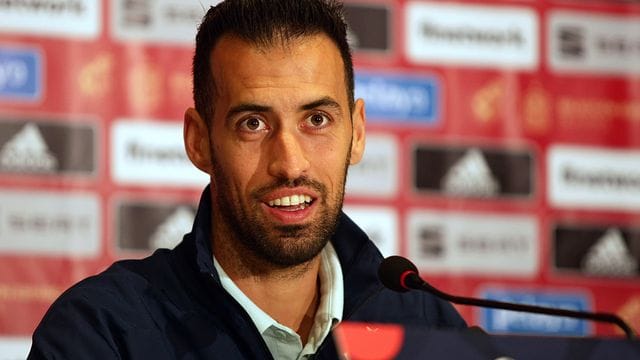 Der Kapitän der Spanier wurde positiv auf das Corona-Virus getestet: Sergio Busquets bei einer Pressekonferenz.