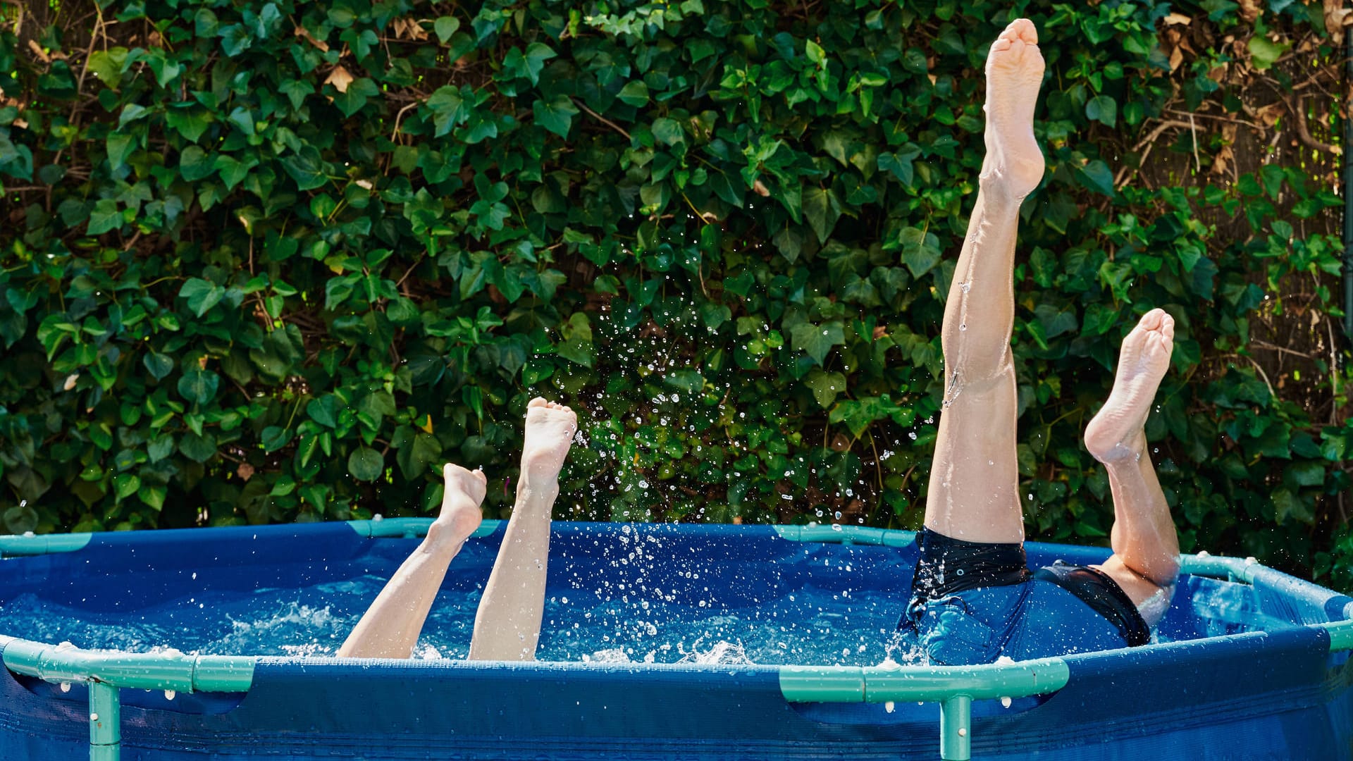 Pool im Garten: Damit das Badevergnügen klappt, ist einiges zu beachten.