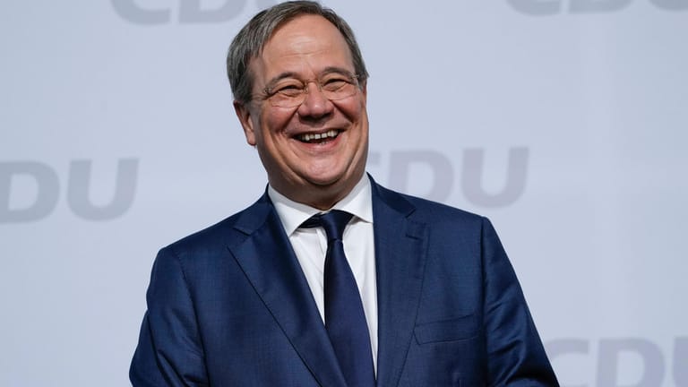 CDU-Kanzlerkandidat Armin Laschet: Im Lebenslauf des Ministerpräsidenten von Nordrhein-Westfalen fehlt eine Tätigkeit, die unrühmlich endete. Auch eine Mitgliedschaft ist falsch angegeben.