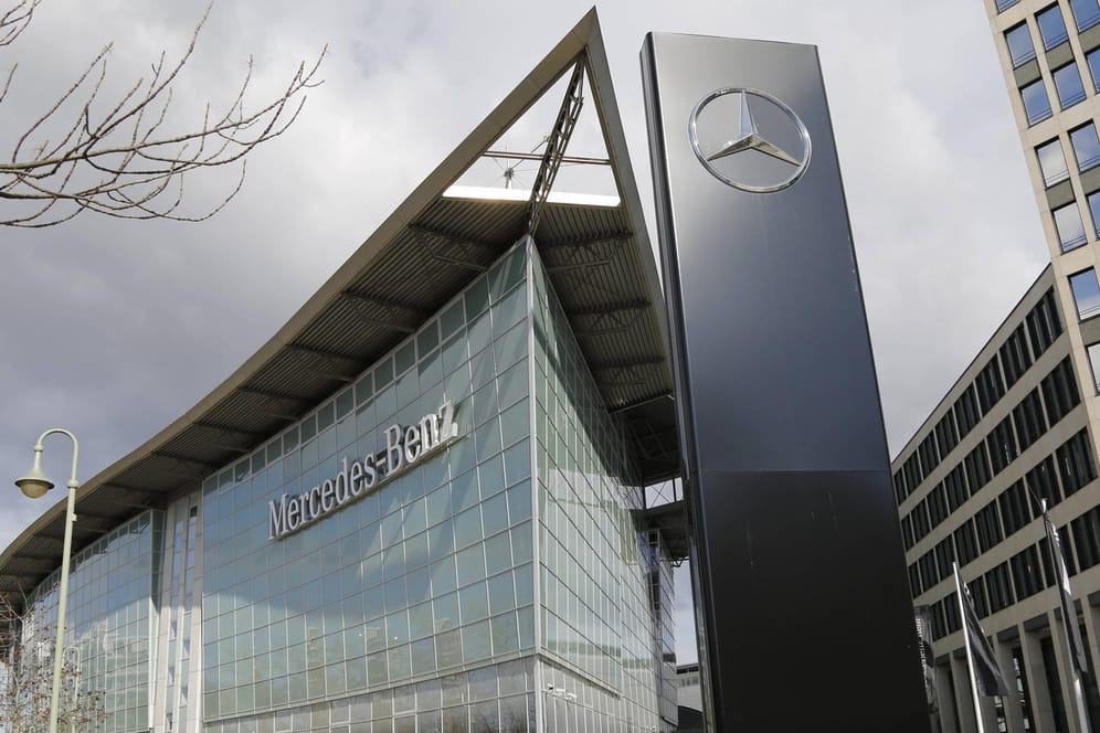 Mercedes-Benz-Niederlassung in Berlin (Symbolbild): Drei europäische Niederlassungen könnten bald verkauft sein.