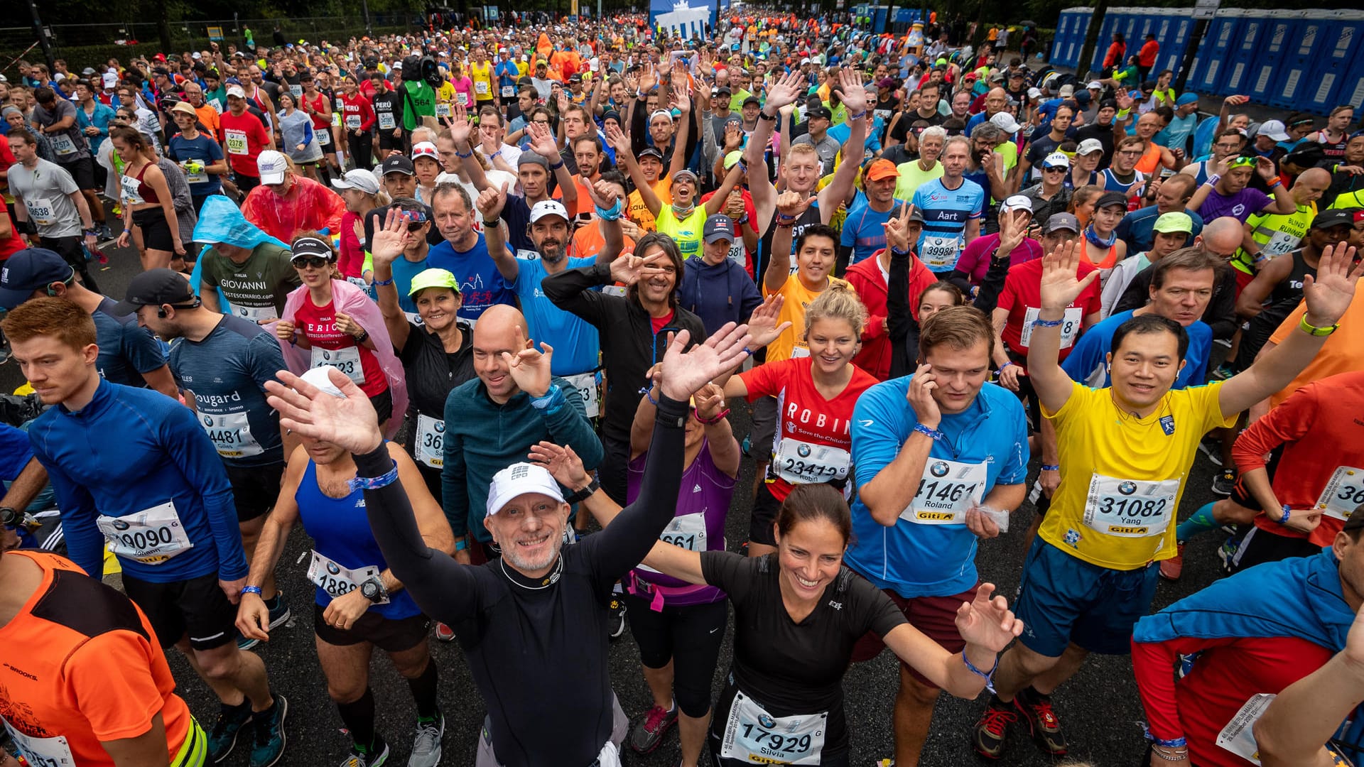 Läufer vor dem Start des Berlin-Marathons 2019 (Archivbild): Am 26. September könnte der Lauf wieder stattfinden. Läufer vor dem Start des Berlin-Marathons 2019 (Archivbild): Am 26. September könnte der Lauf wieder stattfinden.