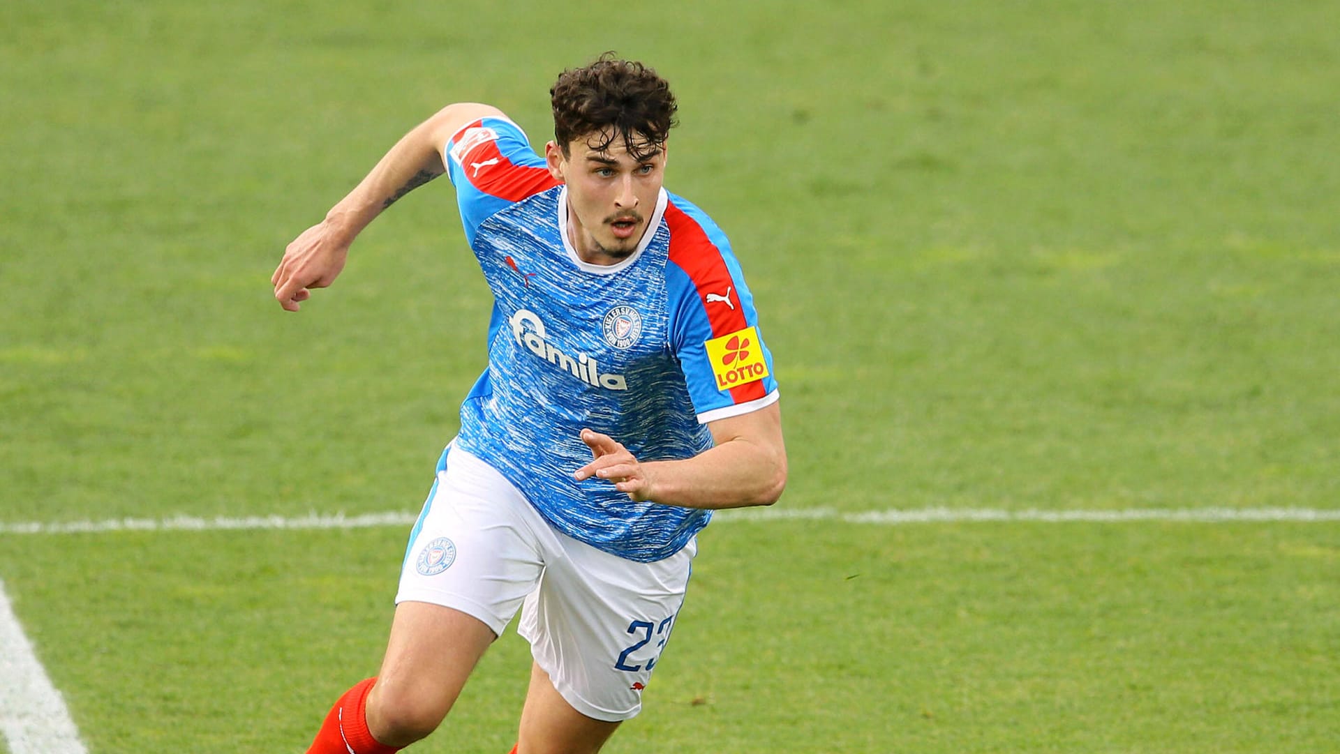 Janni Serra in Aktion (Archivbild): Der 23-Jährige wechselt zu Arminia Bielefeld.