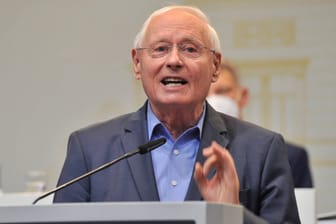Oskar Lafontaine: Der Chef der Linken-Landtagsfraktion im Saarland hält den Landesverband für nicht wählbar.