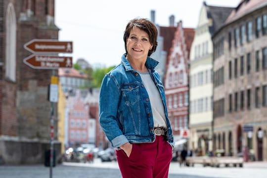 Janina Hartwig wird 60 - und freut sich auf die Zukunft.