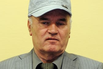 Ratko Mladic wird angeklagt, den Mord an Tausenden Menschen befohlen zu haben (Archivbild).