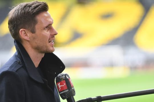 Der BVB um Lizenzspielerchef Sebastian Kehl möchte möglichst viele Spieler impfen lassen.