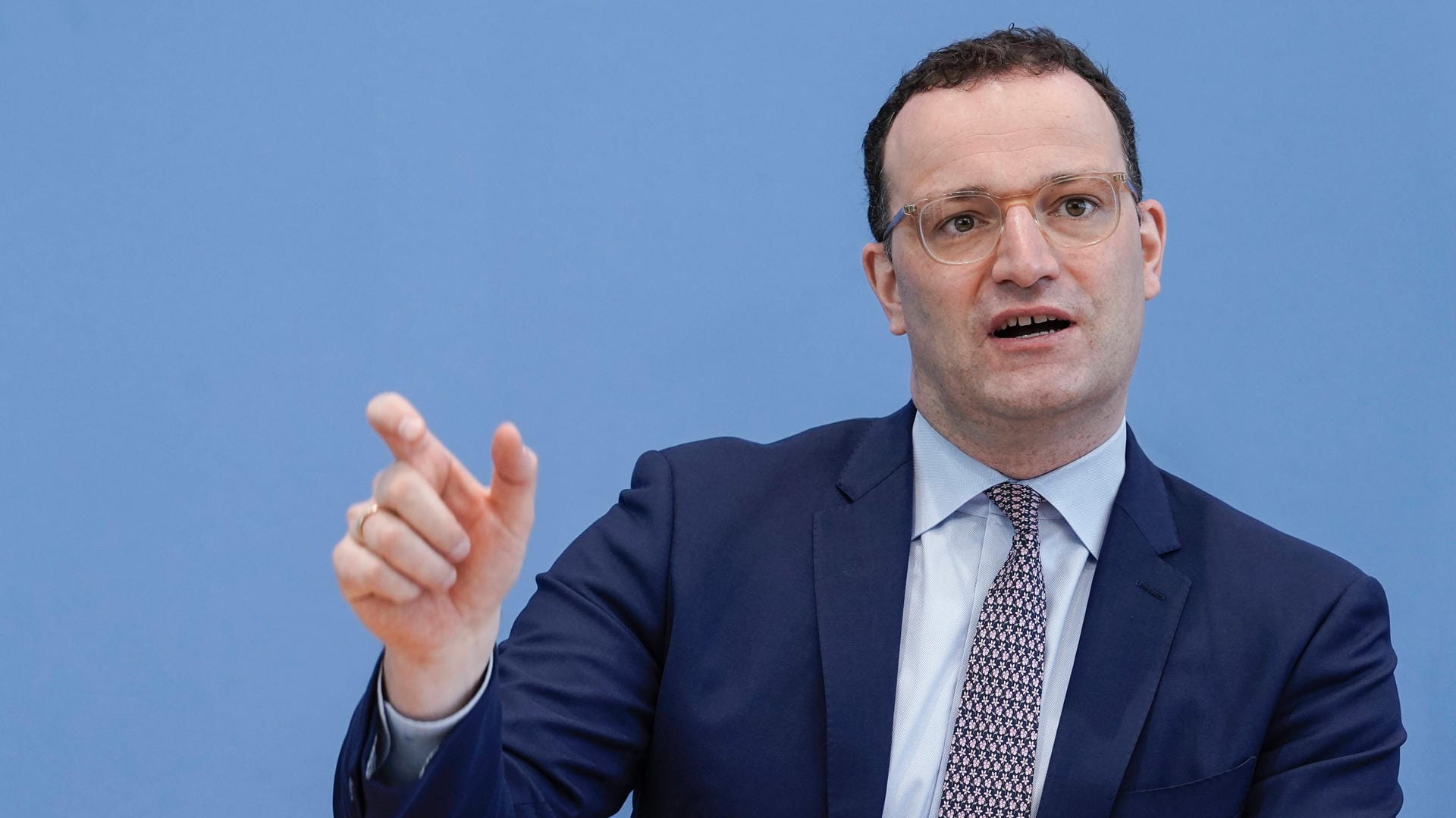 Jens Spahn: Der Bundesgesundheitsminister bittet um Geduld bei den Impfungen.