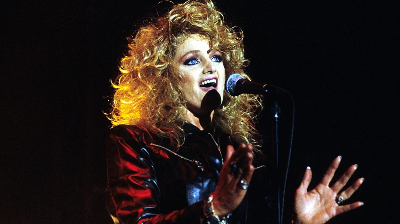 Bonnie Tyler: Hier ist die Sängerin 1992 bei einem Konzert in Berlin zu sehen.
