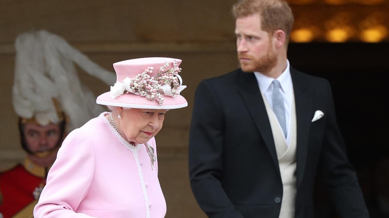 Königin Elizabeth II. und Prinz Harry: Im Juli soll es zu einer Aussprache kommen.