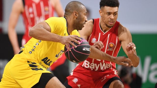 Die bis zur völligen Erschöpfung getriebenen Spieler von Alba Berlin und Bayern München wollen sich einmal noch quälen. Die bis zur völligen Erschöpfung getriebenen Spieler von Alba Berlin und Bayern München wollen sich einmal noch quälen.