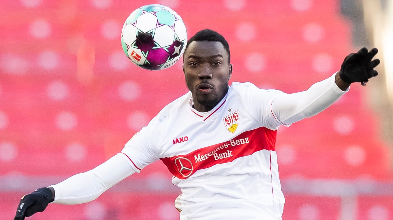 Silas Katompa Mvumpa: Der Spieler des VfB Stuttgart spielte zwei Jahre lang mit dem falschen Namen Silas Wamangituka – nun will der DFB ein mögliches Fehlverhalten prüfen. Silas Katompa Mvumpa: Der Spieler des VfB Stuttgart spielte zwei Jahre lang mit dem falschen Namen Silas Wamangituka – nun will der DFB ein mögliches Fehlverhalten prüfen.