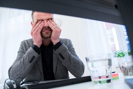 Über psychische Belastungen wird am Arbeitsplatz oft nicht offen gesprochen.