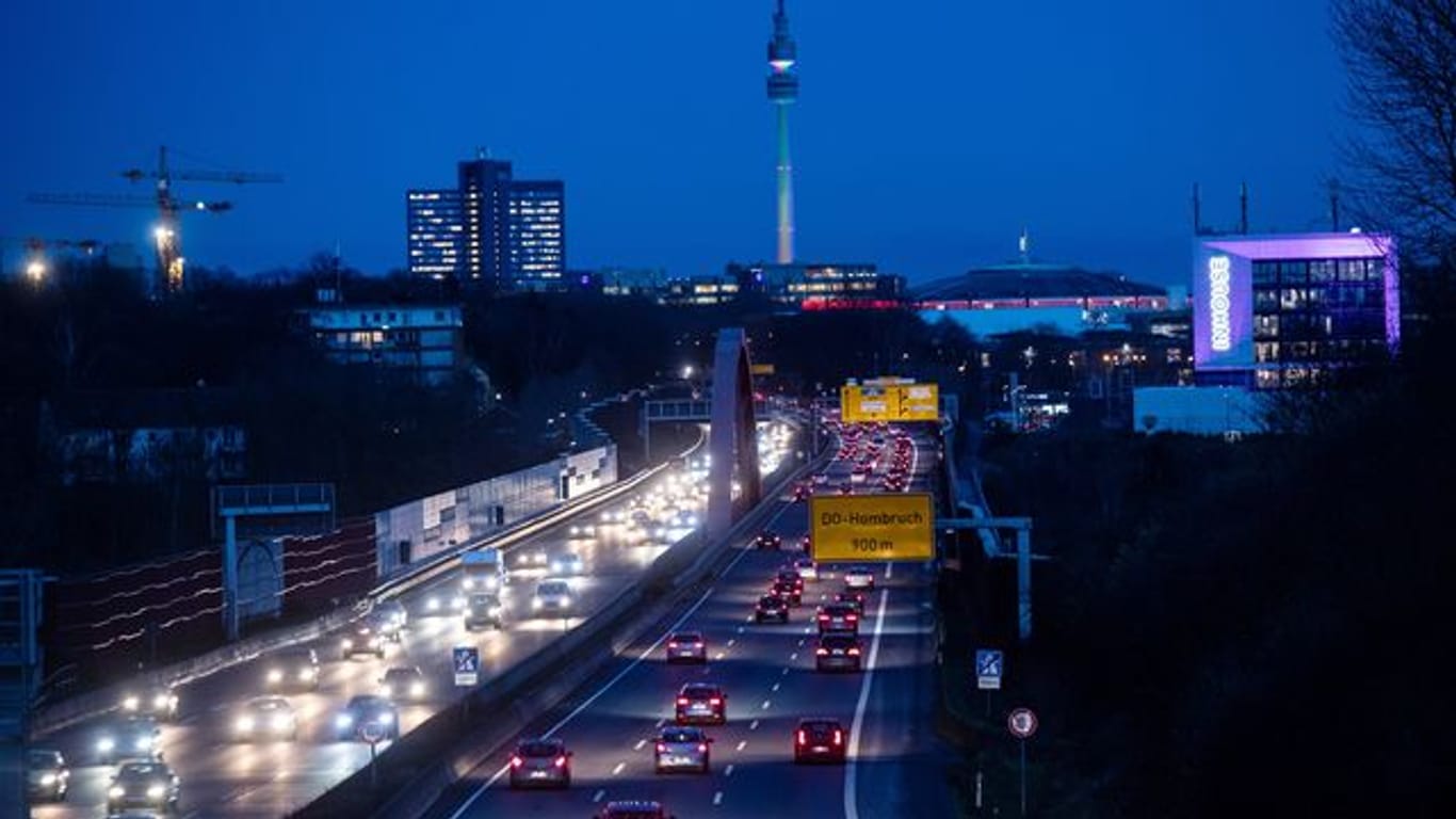 In keiner der zehn größten deutschen Städte gibt es mehr Privatautos pro Einwohner als in Dortmund.