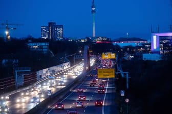 In keiner der zehn größten deutschen Städte gibt es mehr Privatautos pro Einwohner als in Dortmund.