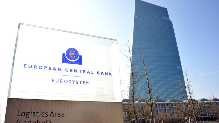Die Europäische Zentralbank (EZB) in Frankfurt am Main: Im Streit um Anleihenkäufe bereitet die EU-Kommission ein Verfahren gegen Deutschland vor.