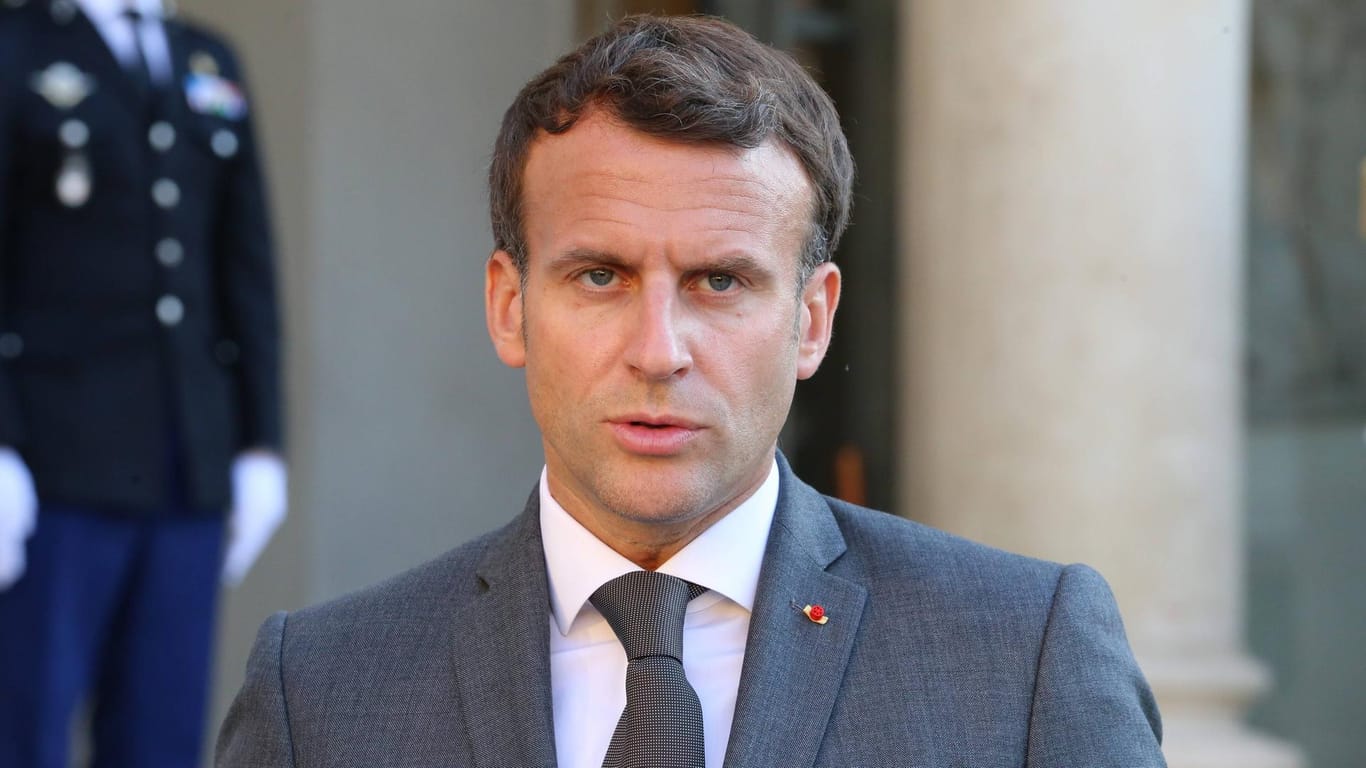 Emmanuel Macron, Präsident von Frankreich: Bei einer Reise nach Südfrankreich wollte er die Hände von Schaulustigen schütteln, und wurde ins Gesicht geschlagen.