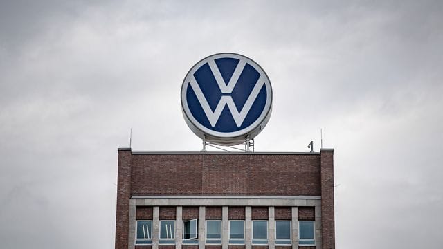 Bei Volkswagen sollen Kunden in Autos der neuen Software-Generation ihren Account mit allen persönlichen Einstellungen auch zwischen verschiedenen Wagen übertragen können. Bei Volkswagen sollen Kunden in Autos der neuen Software-Generation ihren Account mit allen persönlichen Einstellungen auch zwischen verschiedenen Wagen übertragen können.