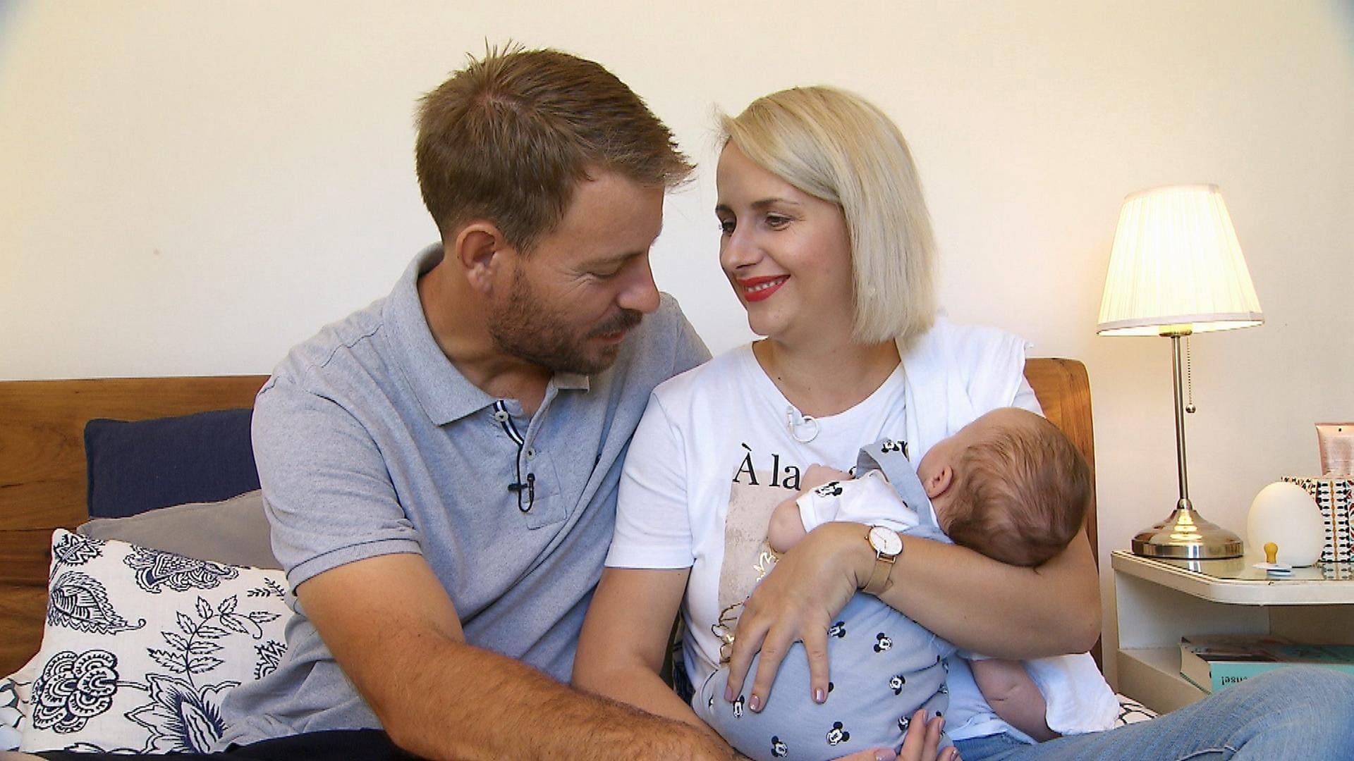 Gerald und Anna Heiser mit Sohn Leon.