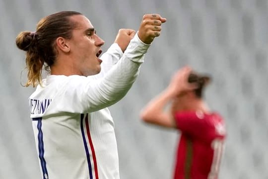 Traf bei Frankreichs Sieg gegen Bulgarien per Fallrückziehen: Antoine Griezmann (l).
