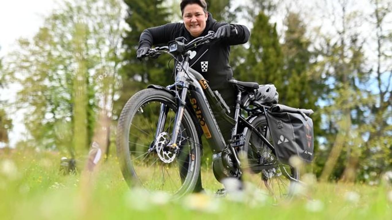 An guten Tagen schafft Sabine Serr auch mal eine längere Tour mit ihrem E-Bike.