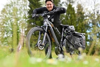 An guten Tagen schafft Sabine Serr auch mal eine längere Tour mit ihrem E-Bike.