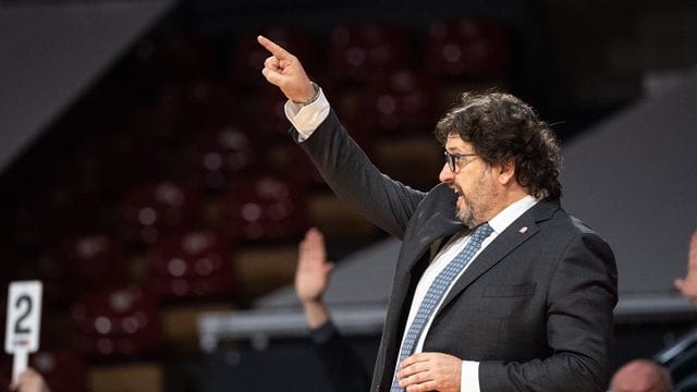 Sieht Alba Berlin in der Favoritenrolle gegen sein Team: Bayern-Coach Andrea Trinchieri. Sieht Alba Berlin in der Favoritenrolle gegen sein Team: Bayern-Coach Andrea Trinchieri.