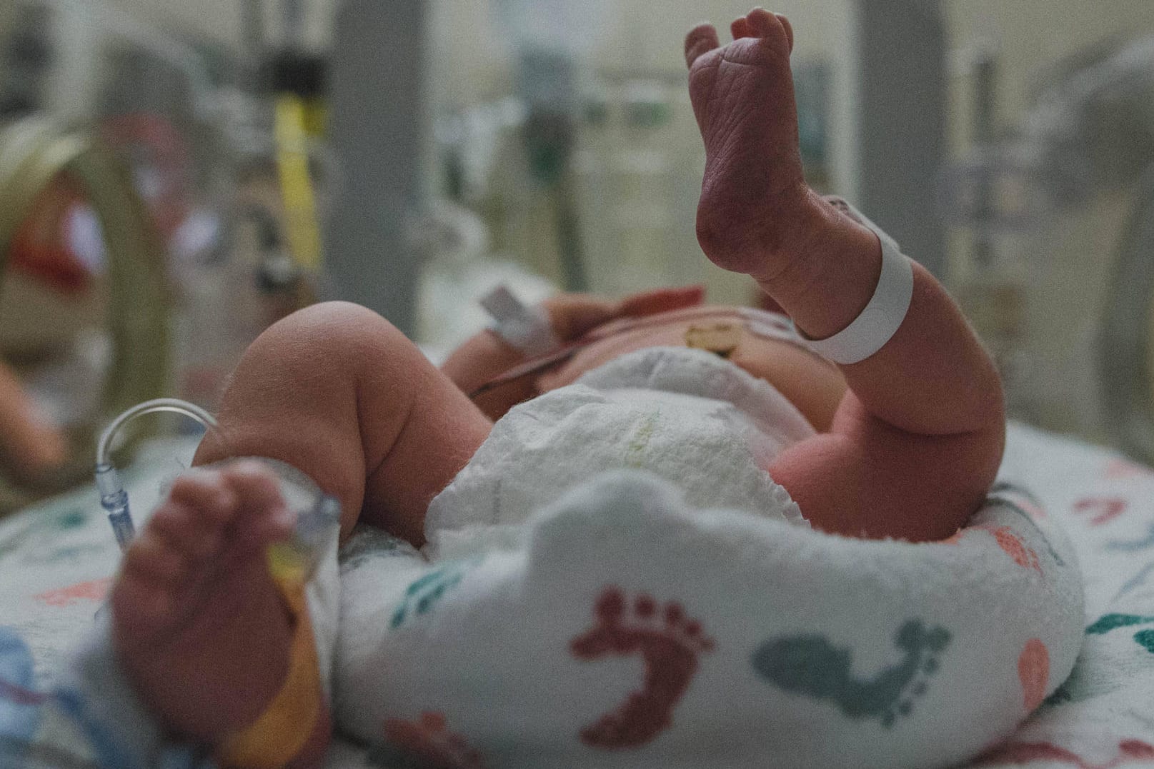 Ein Baby auf einer Frühchenstation: In Südafrika ist eine Frau, die Zehnlinge geboren haben soll, mit ihren Babys wie vom Erdboden verschluckt.