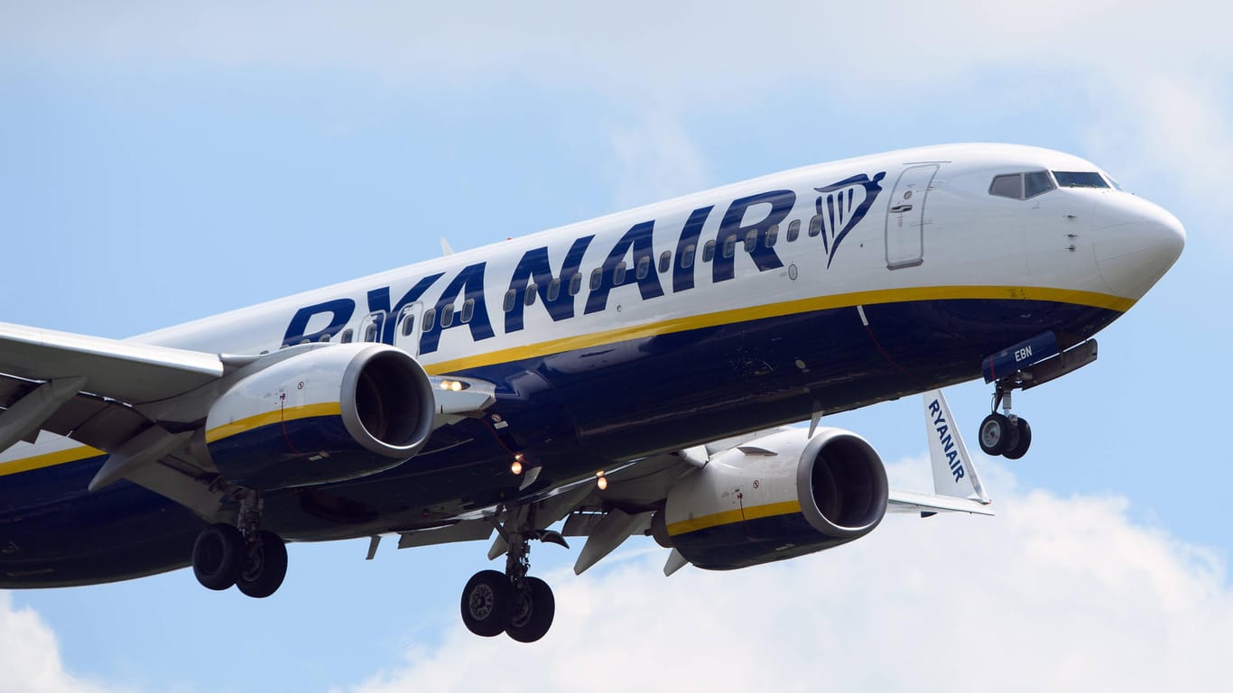 Ryanair-Flugzeug (Symbolbild): Die Airline ist für ihren harten Preiskampf bekannt – und machte seinen Konkurrenten nun vor Gericht Schwierigkeiten.