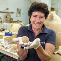 Alla Nagorsky von der Israel Antiquities Authority: Ihr Team von Archäologen hat in einer antiken Jauchegrube ein Hühnerei entdeckt.