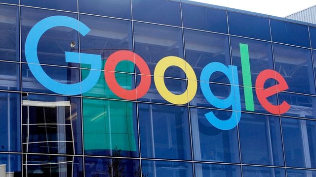 Das Logo von Google an der Fassade des Hauptsitzes des Mutterkonzerns Alphabet. Das Logo von Google an der Fassade des Hauptsitzes des Mutterkonzerns Alphabet.