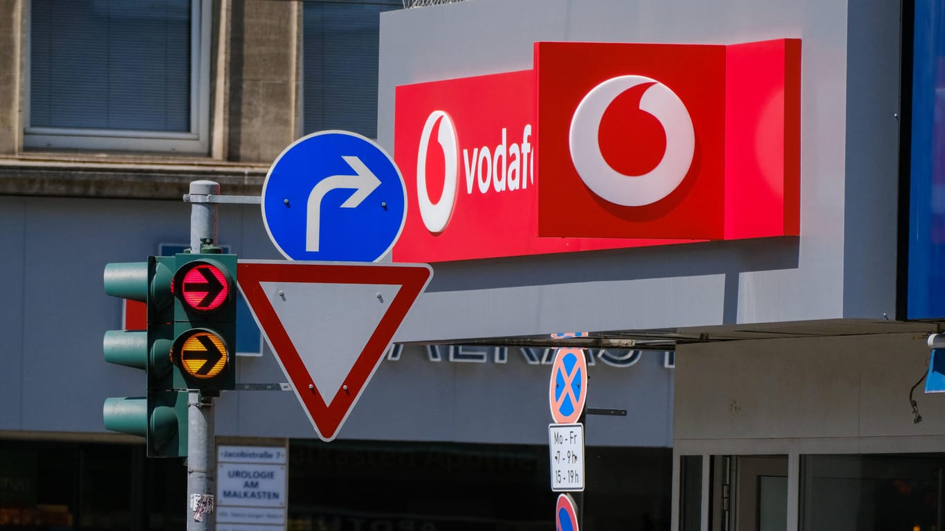 Vodafone-Filiale: Der Provider erhöht das Surftempo für Millionen Bestandskunden.