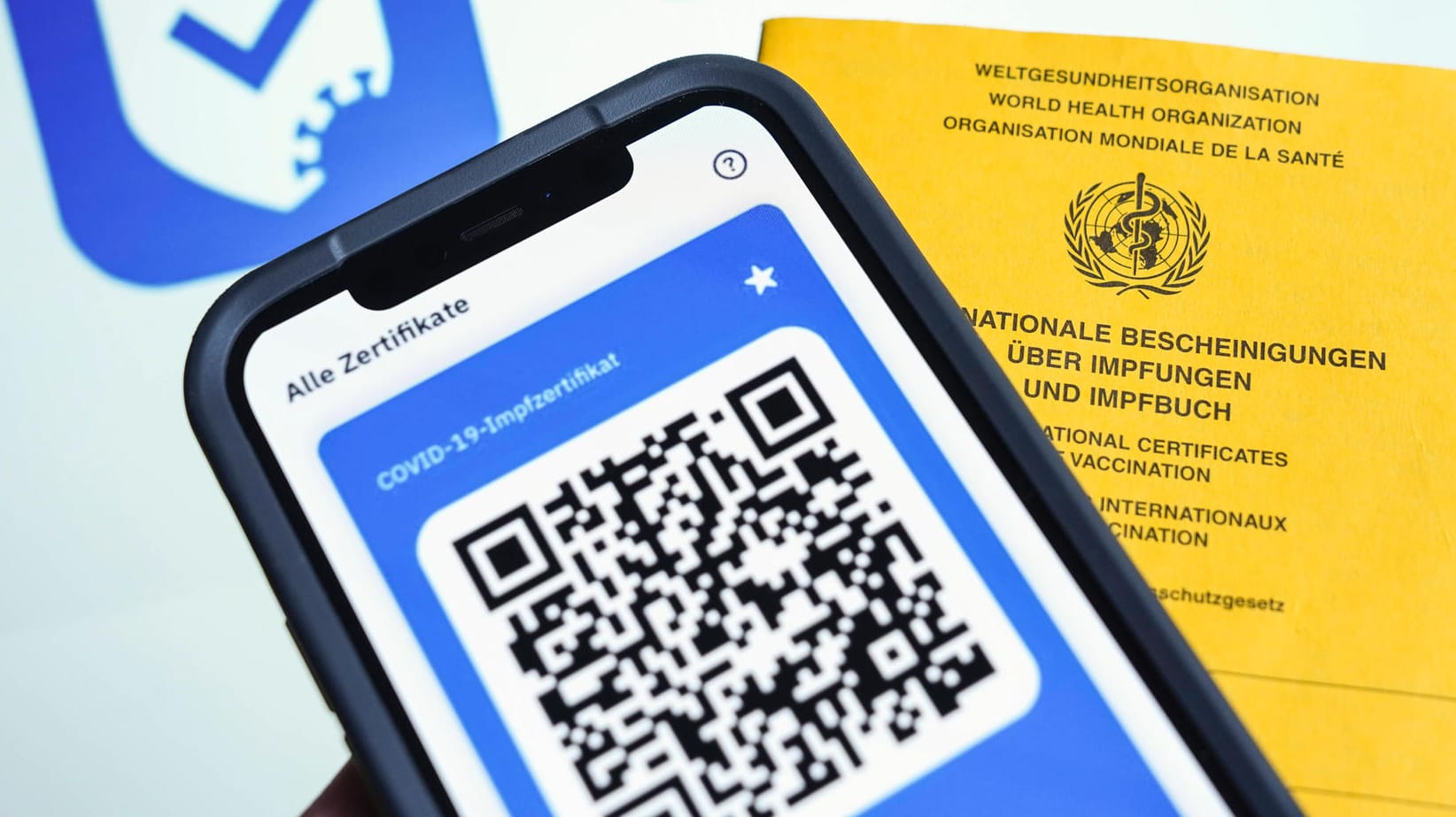 Ein QR-Code ersetzt den Impfpass: Das Impfzertifikat sollen vollständig Geimpfte sowohl in einer eigenständigen App wie auch in der Corona-Warn-App eintragen können.