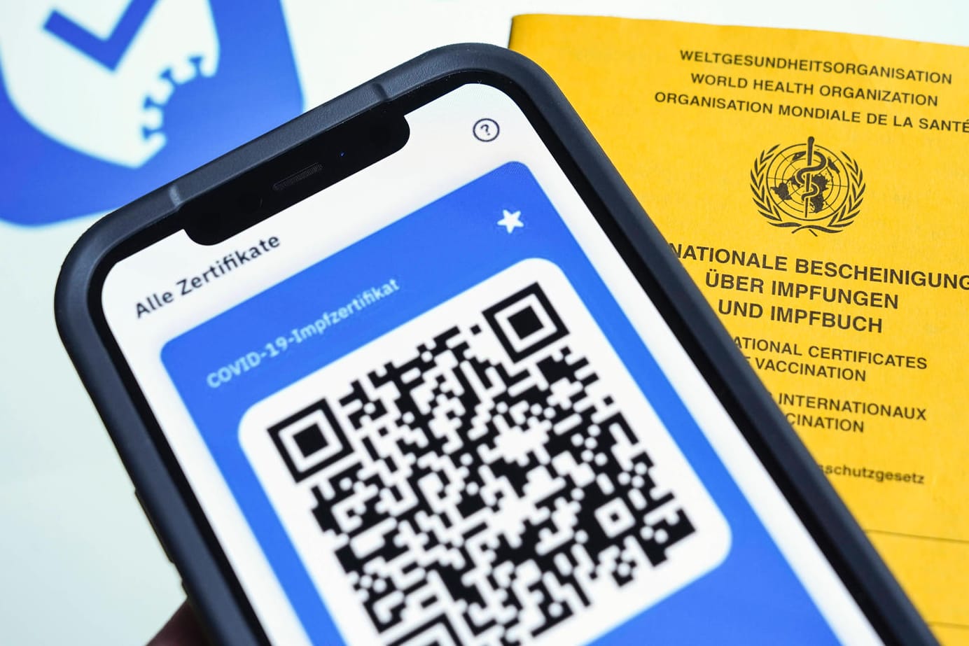 Ein QR-Code ersetzt den Impfpass: Das Impfzertifikat sollen vollständig Geimpfte sowohl in einer eigenständigen App wie auch in der Corona-Warn-App eintragen können.