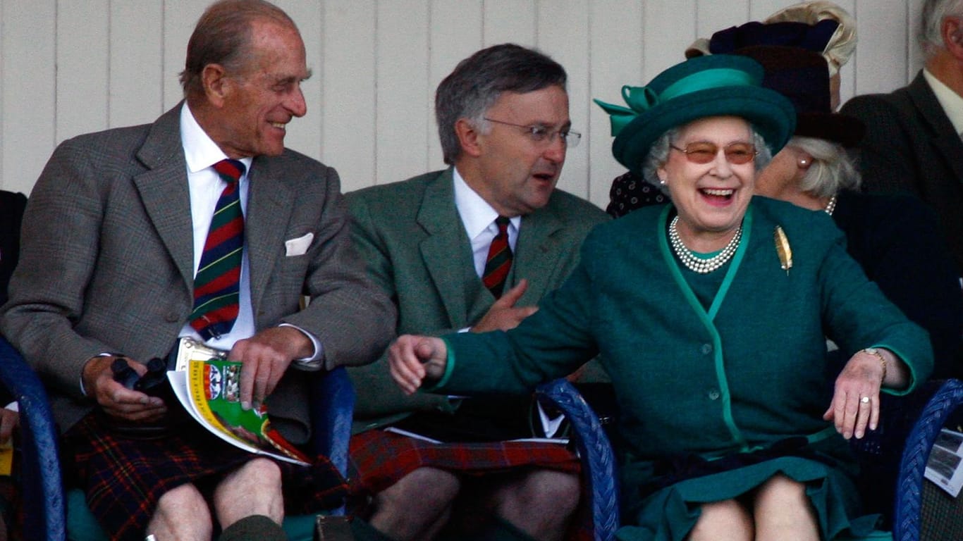 Prinz Philip und die Queen 2007 in Schottland: Der Herzog von Edinburgh wusste, wie man die Menschen zum Lachen bringt.