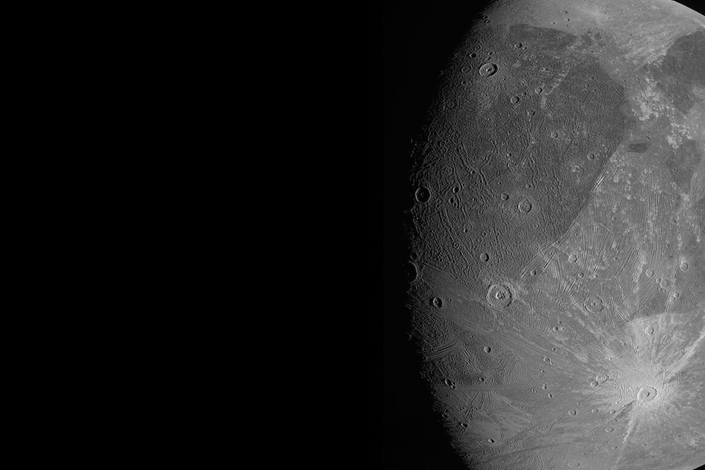 Bild des Jupiter Mondes Ganymed: Er ist der größte Mond des Sonnensystems.