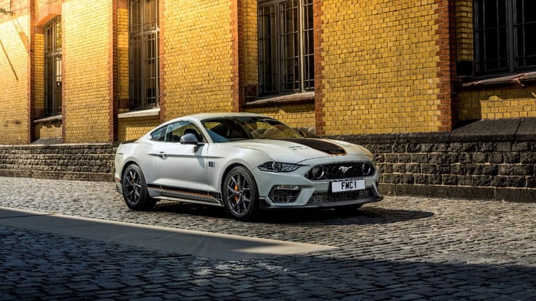 Schneller Mustang: Ford bringt den Mach 1 zurück, der zu Preisen ab 60.800 Euro nun neu in den Handel kommt.