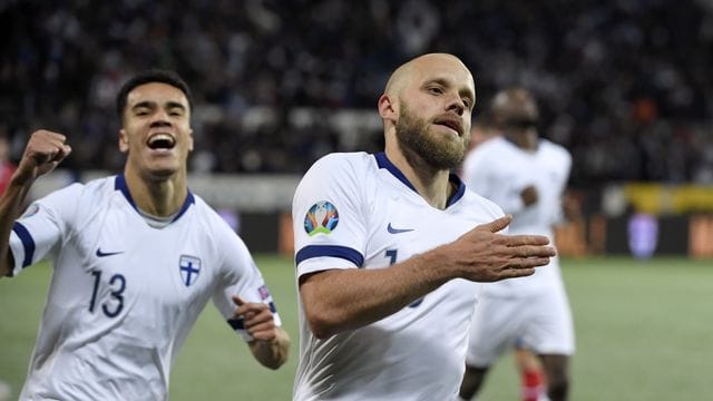 Der Finne Teemu Pukki (r) will mit seinem Team für Überraschungen sorgen. Der Finne Teemu Pukki (r) will mit seinem Team für Überraschungen sorgen.