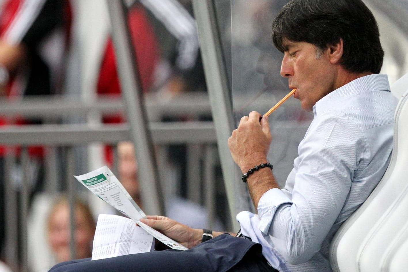 Wer steht gegen Frankreich in der Startelf? Diese Frage stellt sich nicht nur Bundestrainer Joachim Löw.