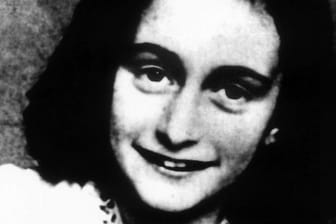 Ein Bild des jüdischen Mädchens Anne Frank ist zu sehen