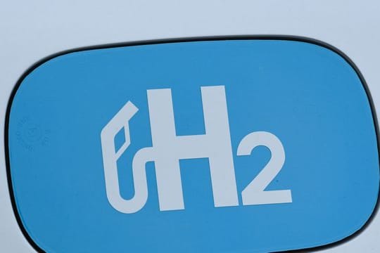 Das chemische Elemet "H2" für Wasserstoff ist zu sehen