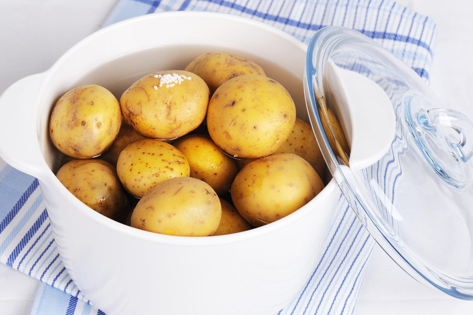 Kartoffeln: Wenn Kartoffeln am nächsten Tag noch einmal aufgewärmt werden, ist ihr Kaloriengehalt gesunken.