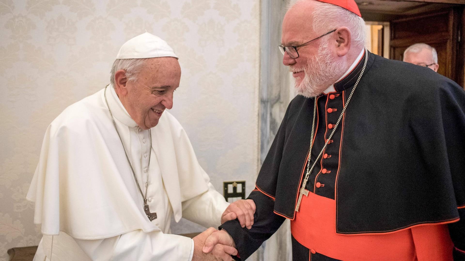 Papst Franziskus (l.) und Kardinal Reinhard Marx im Mai 2019: "Mach weiter, so wie Du es vorschlägst, aber als Erzbischof von München und Freising".