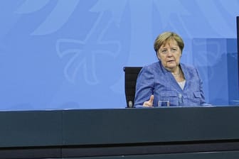 Angela Merkel spricht auf einer Pressekonferenz: Nach ihrer letzten Ministerpräsidentenkonferenz zeigt die Kanzlerin ungewohnt Emotionen.